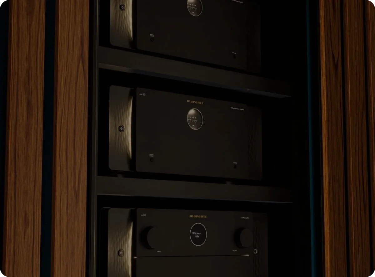 Rack Marantz AV10 et AMP10 dans un meuble en bois